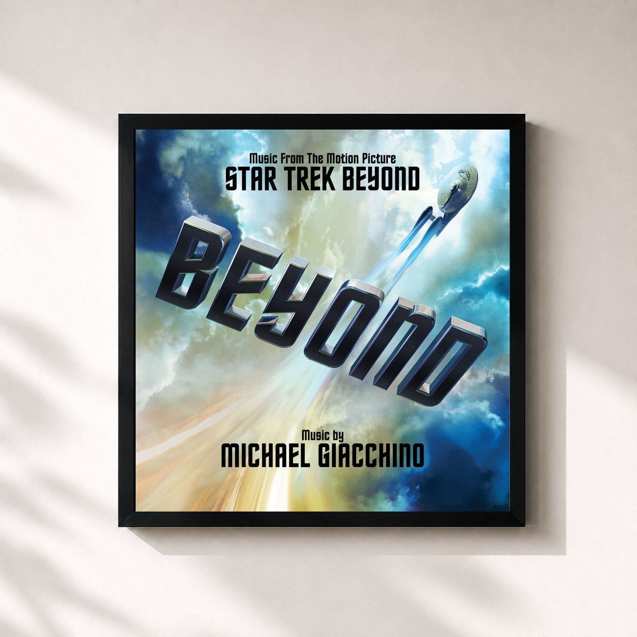 #noir Tableau carré de l'album Star Trek Beyond (Music From The Motion Picture) de Michael Giacchino, cadre noir 32x32 cm