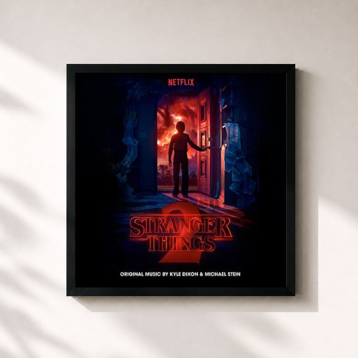#noir Tableau carré de l'album Stranger Things 2 (Soundtrack from the Netflix Original Series) de Kyle Dixon & Michael Stein, cadre noir 32x32 cm