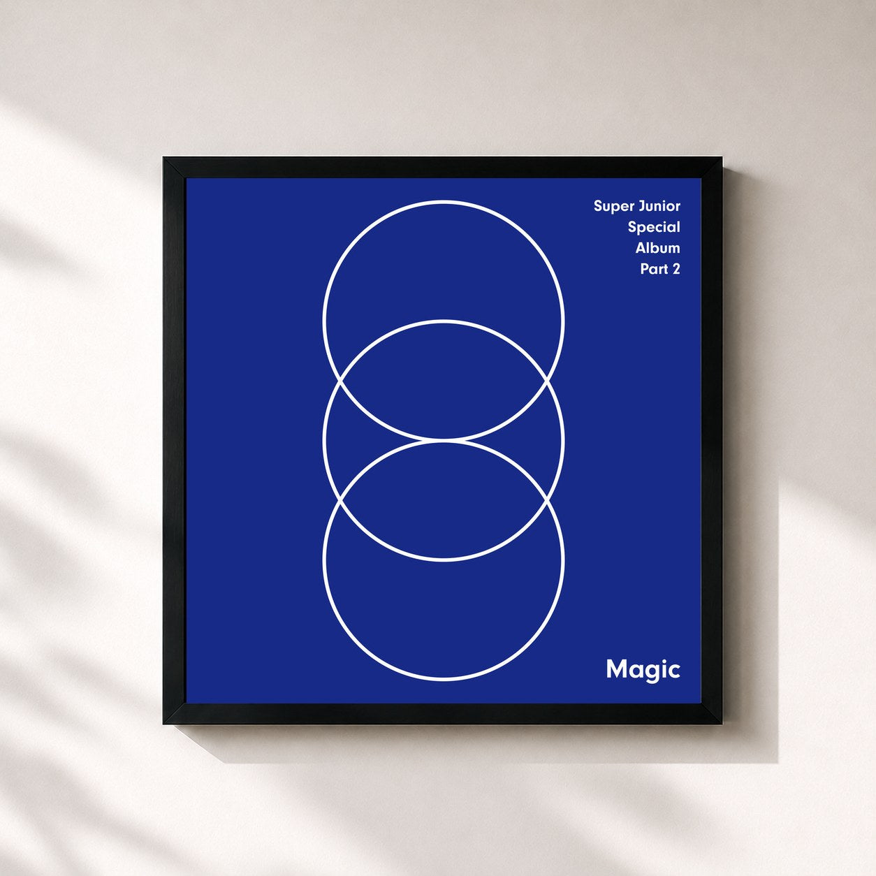 #noir Tableau carré de l'album MAGIC - SUPER JUNIOR SPECIAL ALBUM PART.2 de SUPER JUNIOR, cadre noir 32x32 cm