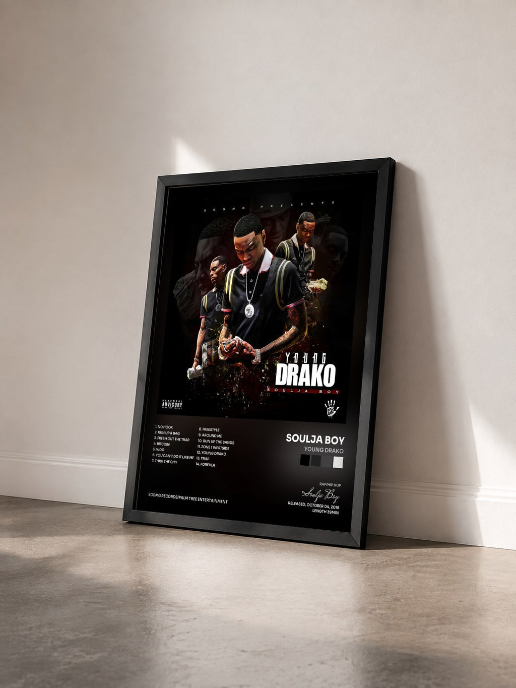 #noir Young Drako von Soulja Boy als gerahmter Kunstdruck von schräg gesehen, schwarzer Rahmen