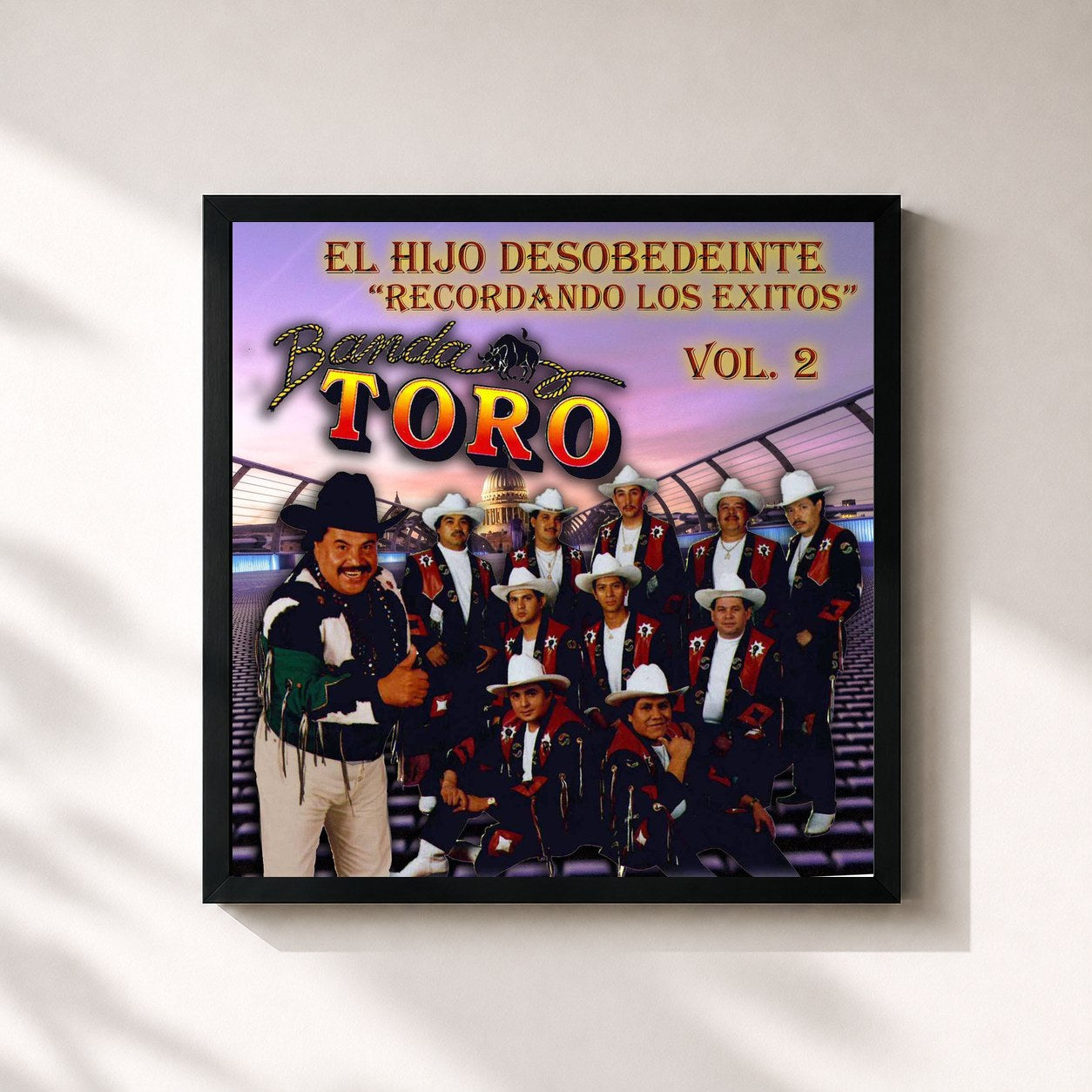 #noir Tableau carré de l'album El Hijo Desobediente "Recordando los Exitos", Vol. 2 de Banda Toro, cadre noir 32x32 cm