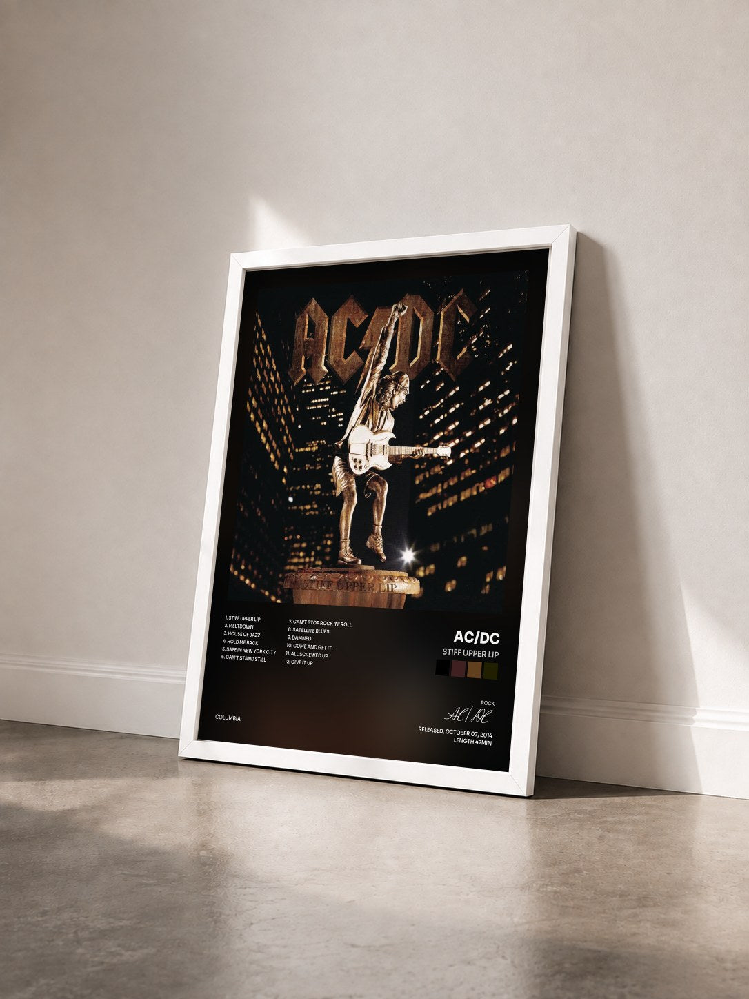 #blanc Tableau de l'album Stiff Upper Lip de AC/DC vu de trois quarts, cadre blanc