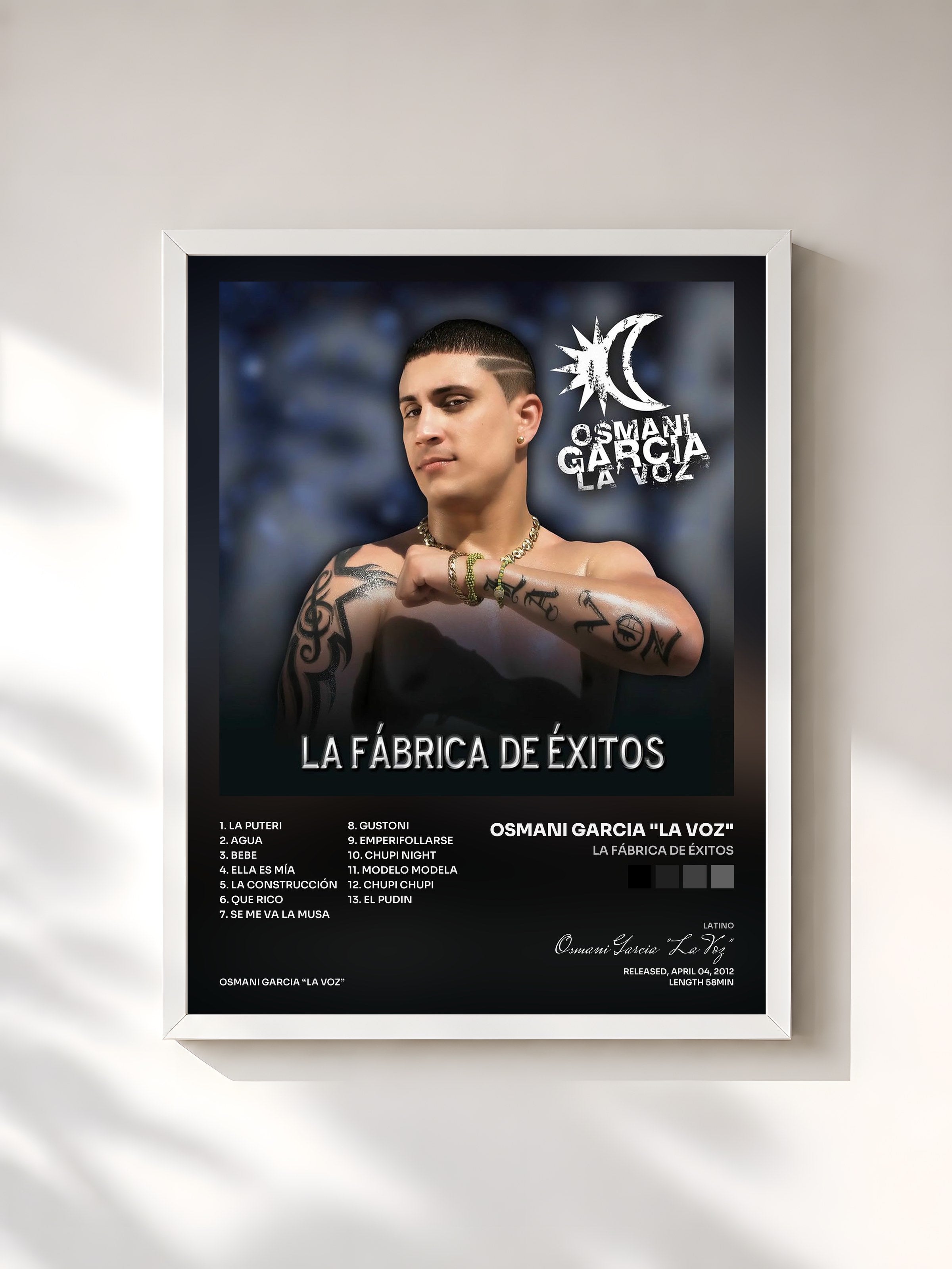 #blanc Tableau de l'album La Fábrica de Éxitos de Osmani Garcia "La Voz", cadre blanc, imprimé et encadré en France