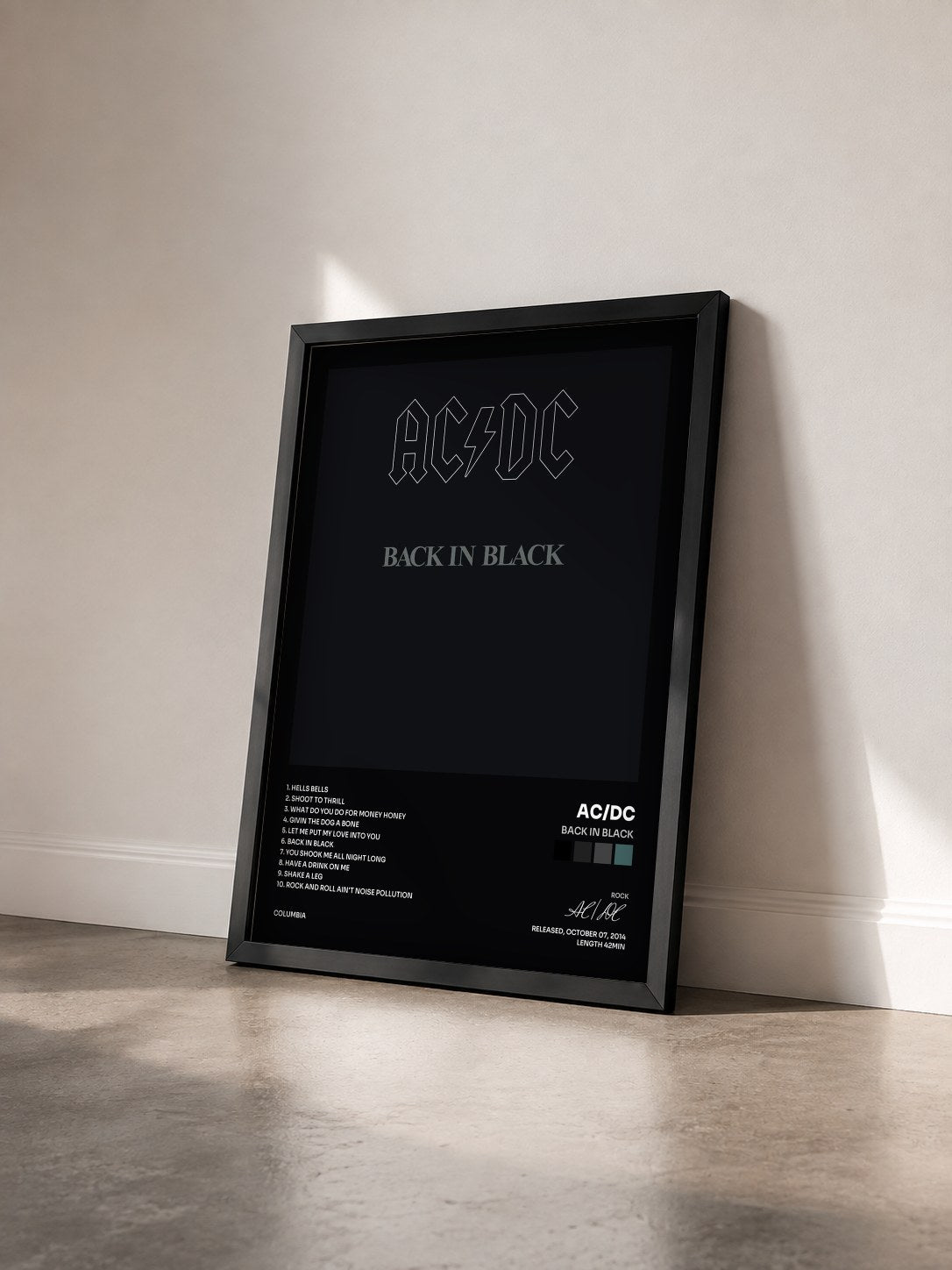 #noir Back In Black di AC/DC in stampa incorniciata vista di tre quarti, cornice nera