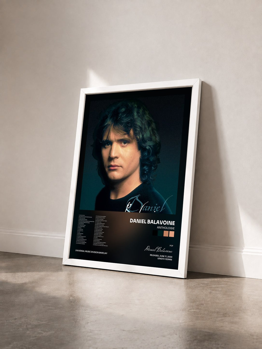 #blanc Tableau de l'album Anthologie de Daniel Balavoine vu de trois quarts, cadre blanc