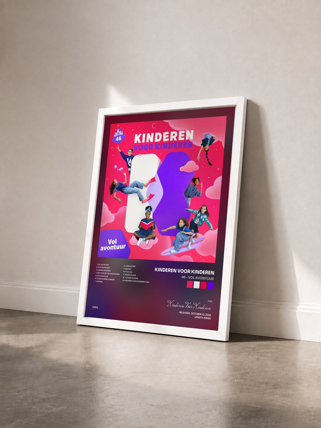 #blanc Tableau de l'album 46 - Vol avontuur de Kinderen Voor Kinderen vu de trois quarts, cadre blanc