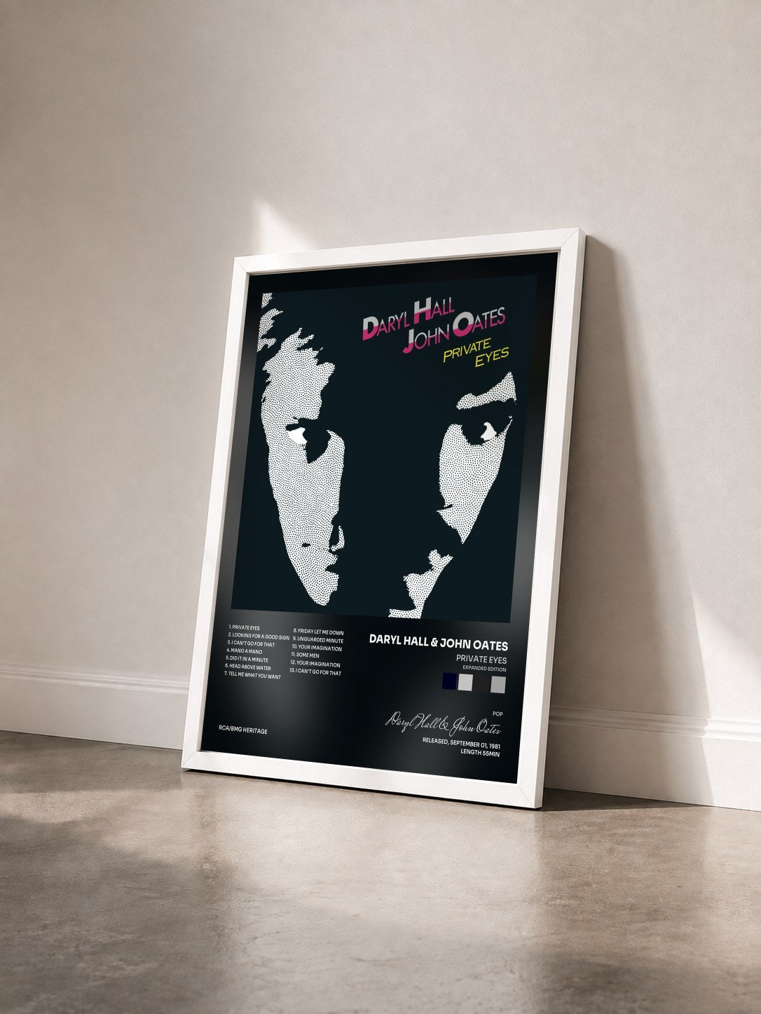 #blanc Tableau de l'album Private Eyes (Expanded Edition) de Daryl Hall & John Oates vu de trois quarts, cadre blanc