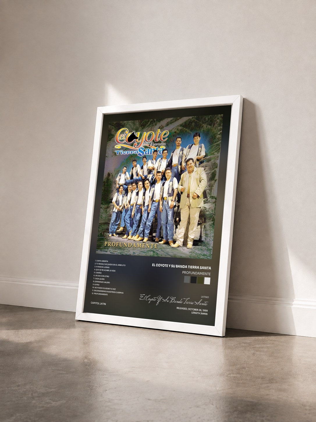 #blanc Tableau de l'album Profundamente de El Coyote Y Su Banda Tierra Santa vu de trois quarts, cadre blanc