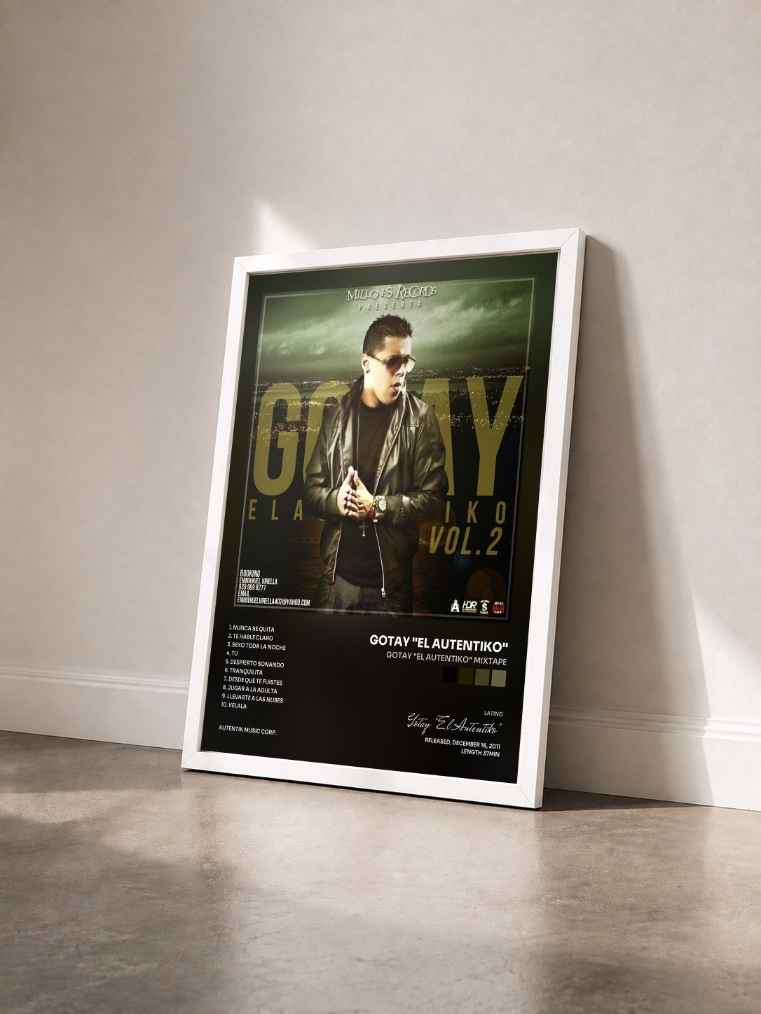 #blanc Tableau de l'album Gotay "El Autentiko" Mixtape de Gotay "El Autentiko" vu de trois quarts, cadre blanc