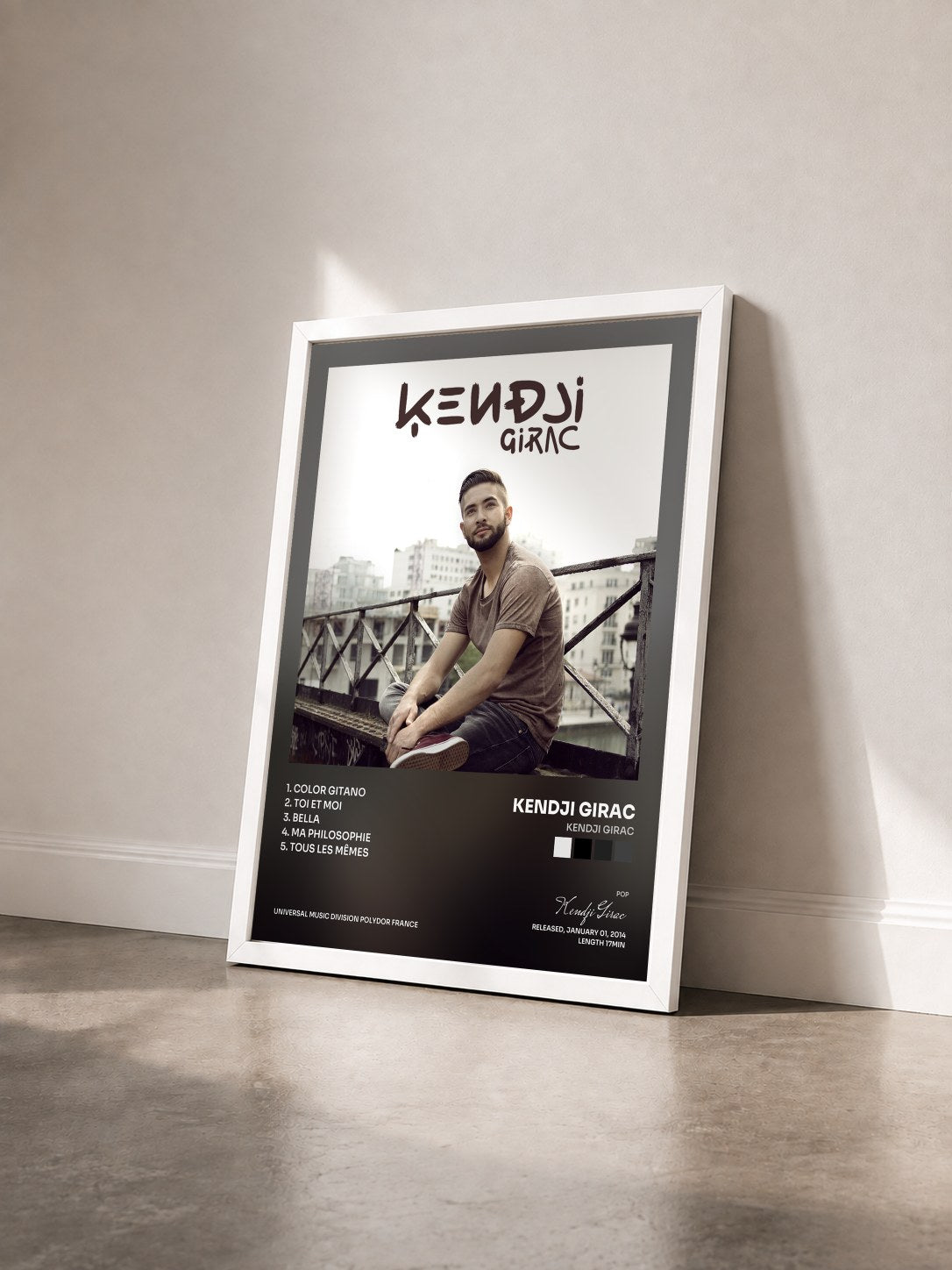 #blanc Tableau de l'album Kendji Girac de Kendji Girac vu de trois quarts, cadre blanc
