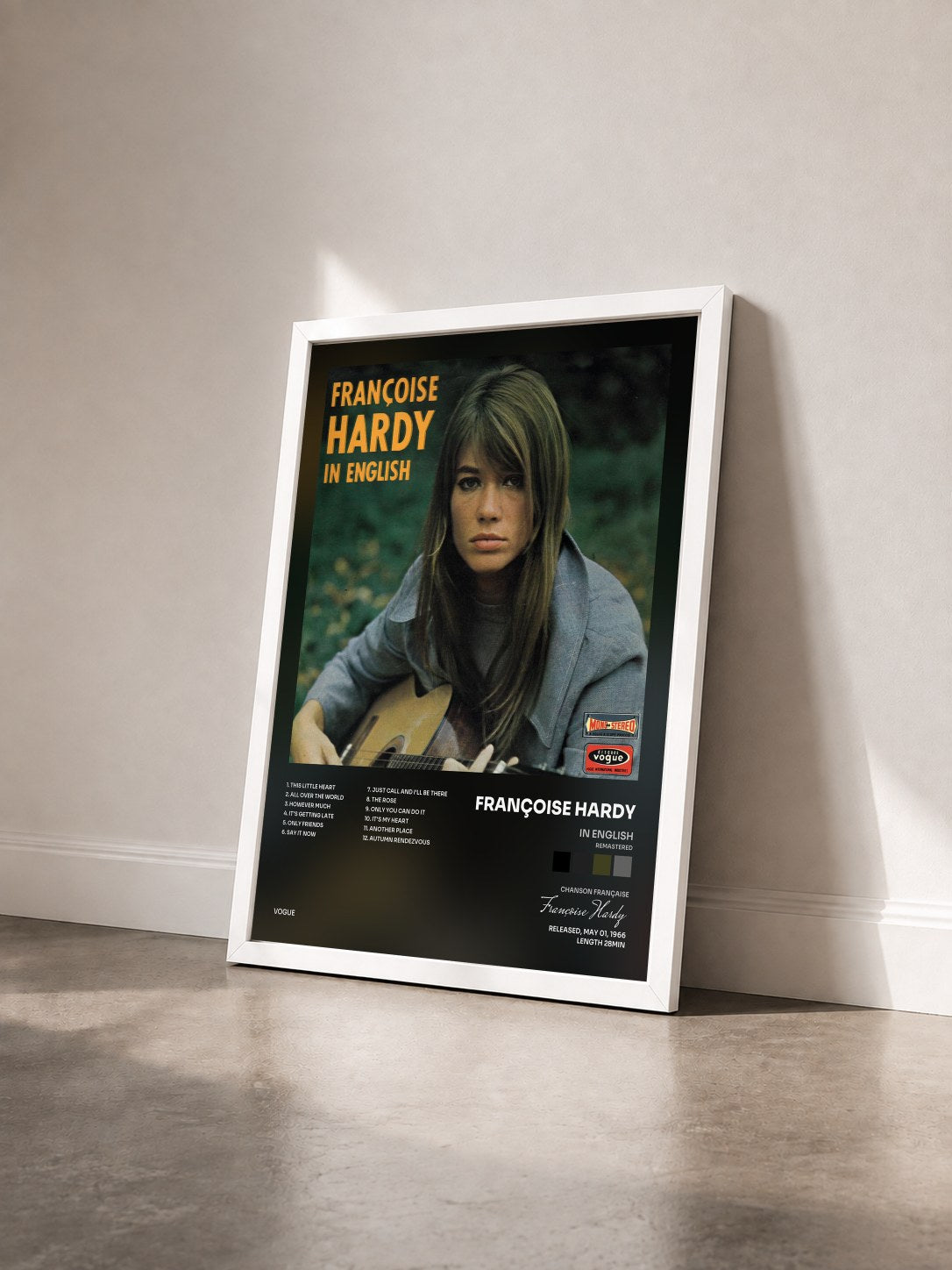 #blanc Tableau de l'album In English (Remastered) de Françoise Hardy vu de trois quarts, cadre blanc