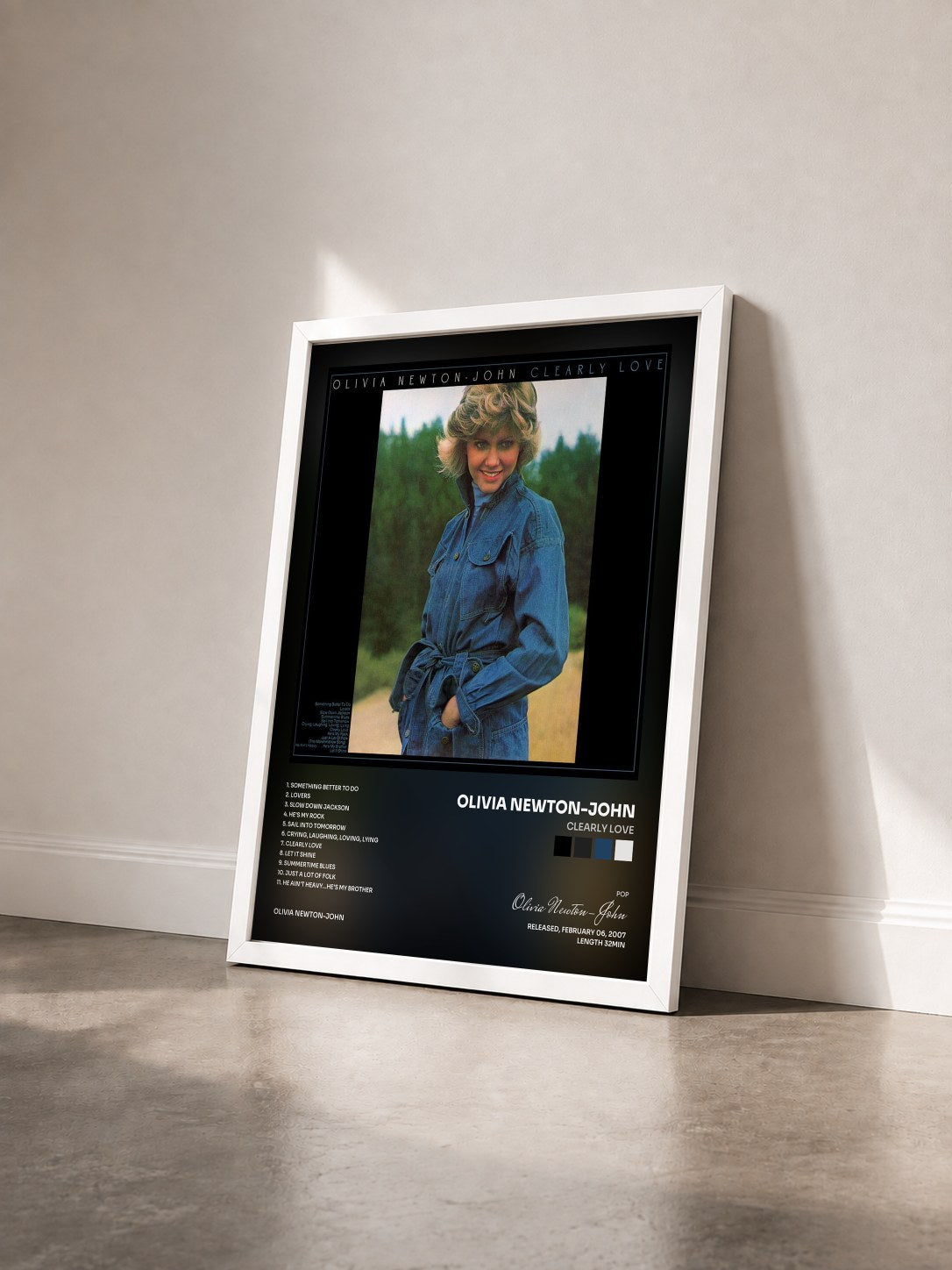 #blanc Tableau de l'album Clearly Love de Olivia Newton-John vu de trois quarts, cadre blanc