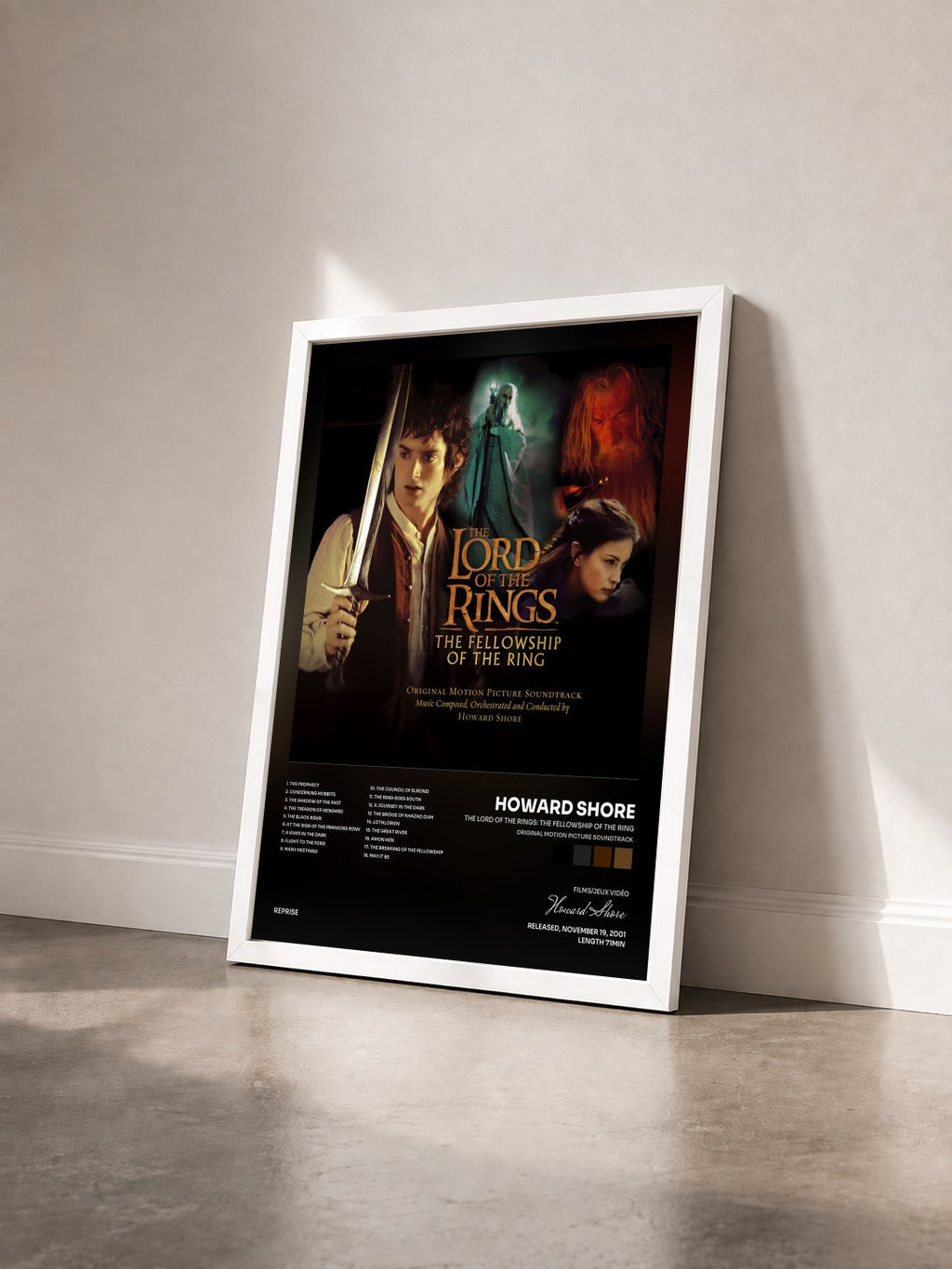 #blanc Tableau de l'album The Lord of the Rings: The Fellowship of the Ring (Original Motion Picture Soundtrack) de Howard Shore vu de trois quarts, cadre blanc