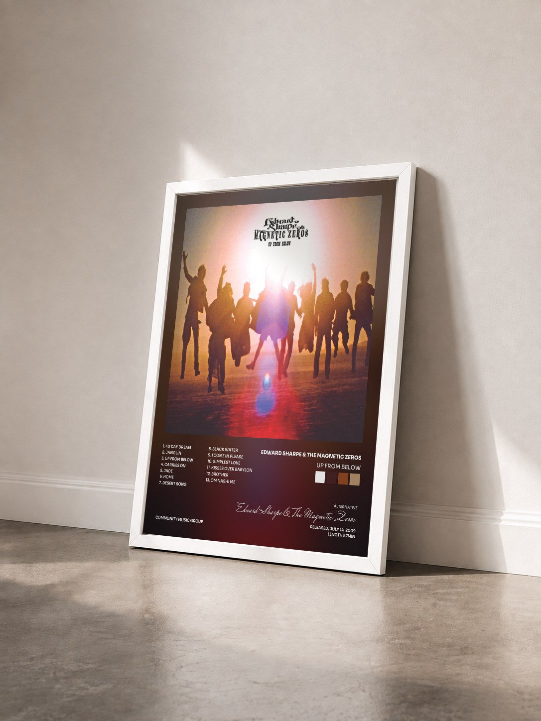 #blanc Tableau de l'album Up from Below de Edward Sharpe & The Magnetic Zeros vu de trois quarts, cadre blanc