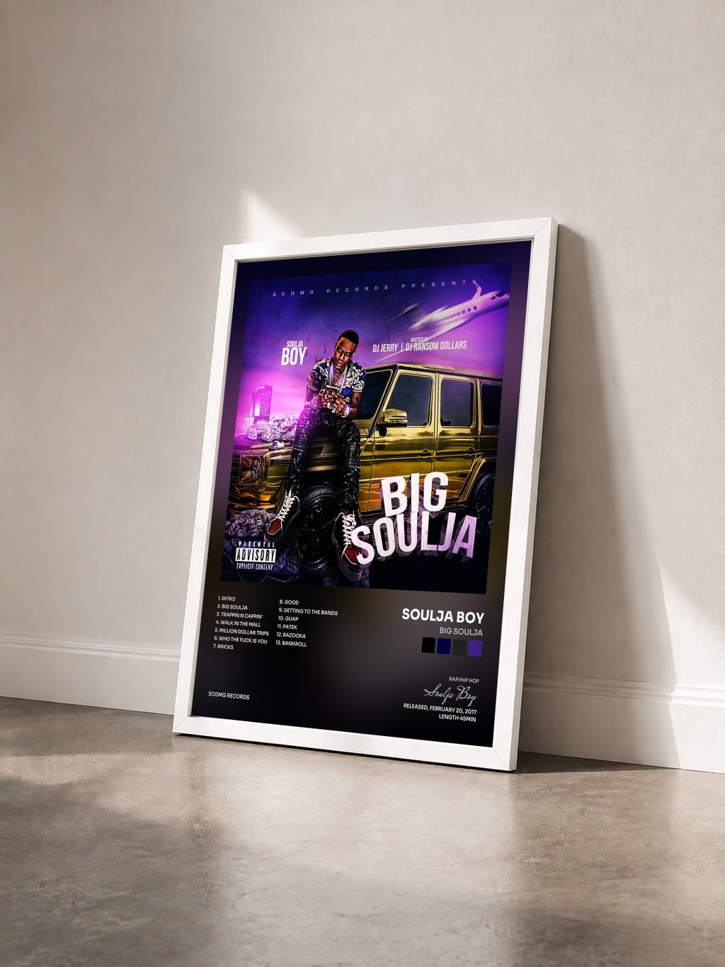 #blanc Big Soulja von Soulja Boy als gerahmter Kunstdruck von schräg gesehen, weißer Rahmen