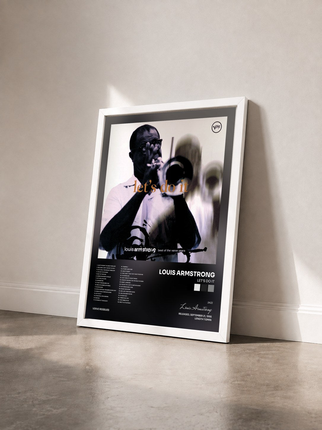 #blanc Tableau de l'album Let's Do It de Louis Armstrong vu de trois quarts, cadre blanc