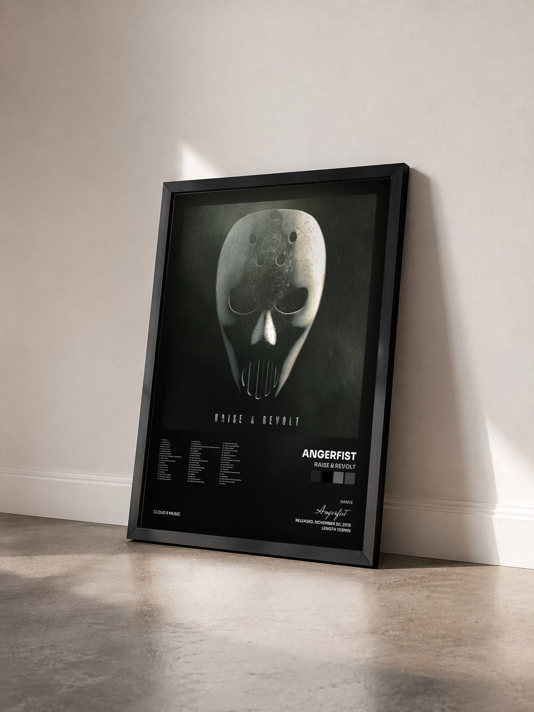 #noir Tableau de l'album Raise & Revolt de Angerfist vu de trois quarts, cadre noir