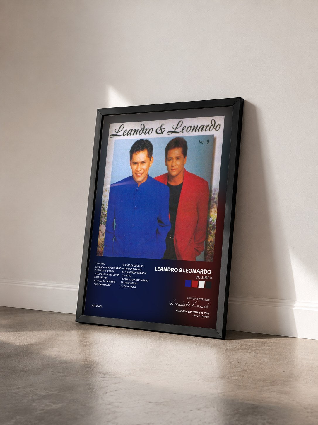 #noir Tableau de l'album Volume 9 de Leandro & Leonardo  vu de trois quarts, cadre noir