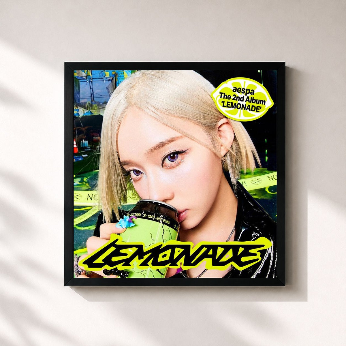 #noir Tableau carré de l'album LEMONADE - The 2nd Album (WINTER Special Version) de aespa, cadre noir 32x32 cm