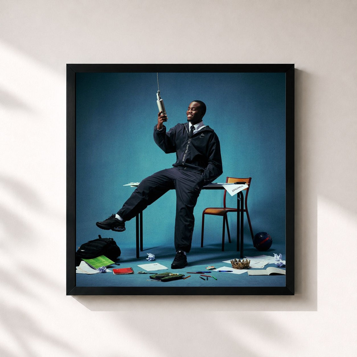 #noir Tableau carré de l'album En Attendant Pour Le Peuple de Jungeli, cadre noir 32x32 cm