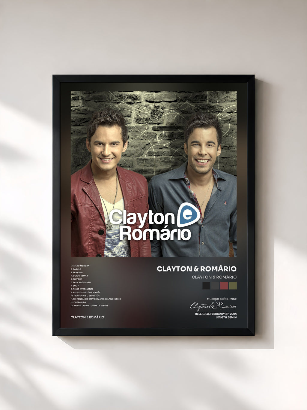 #noir Tableau de l'album Clayton & Romário de Clayton & Romário, cadre noir, imprimé et encadré en France