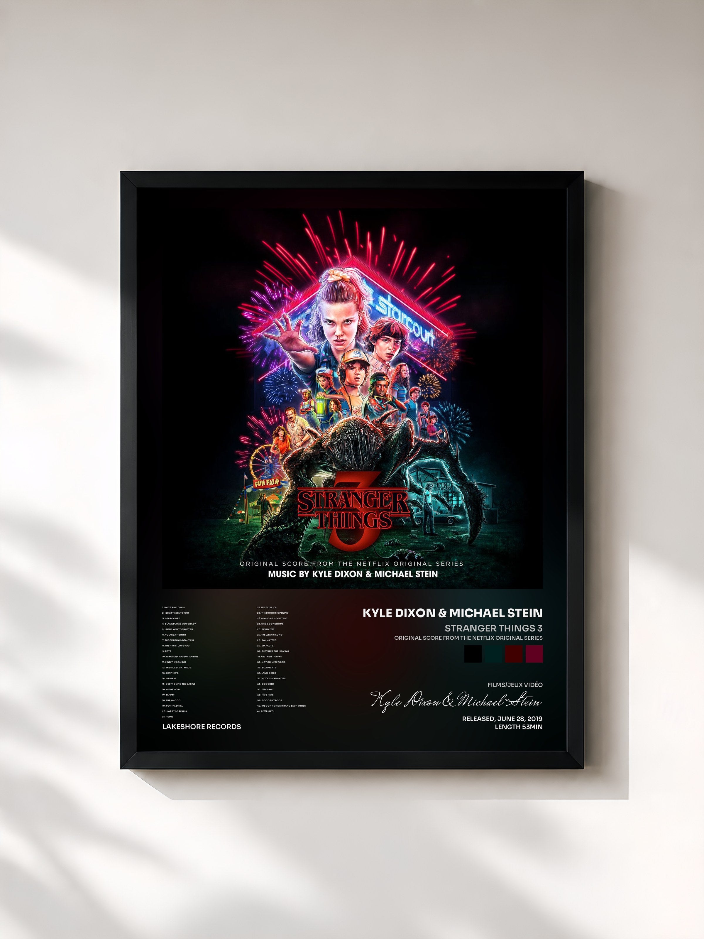 #noir Tableau de l'album Stranger Things 3 (Original Score from the Netflix Original Series) de Kyle Dixon & Michael Stein, cadre noir, imprimé et encadré en France