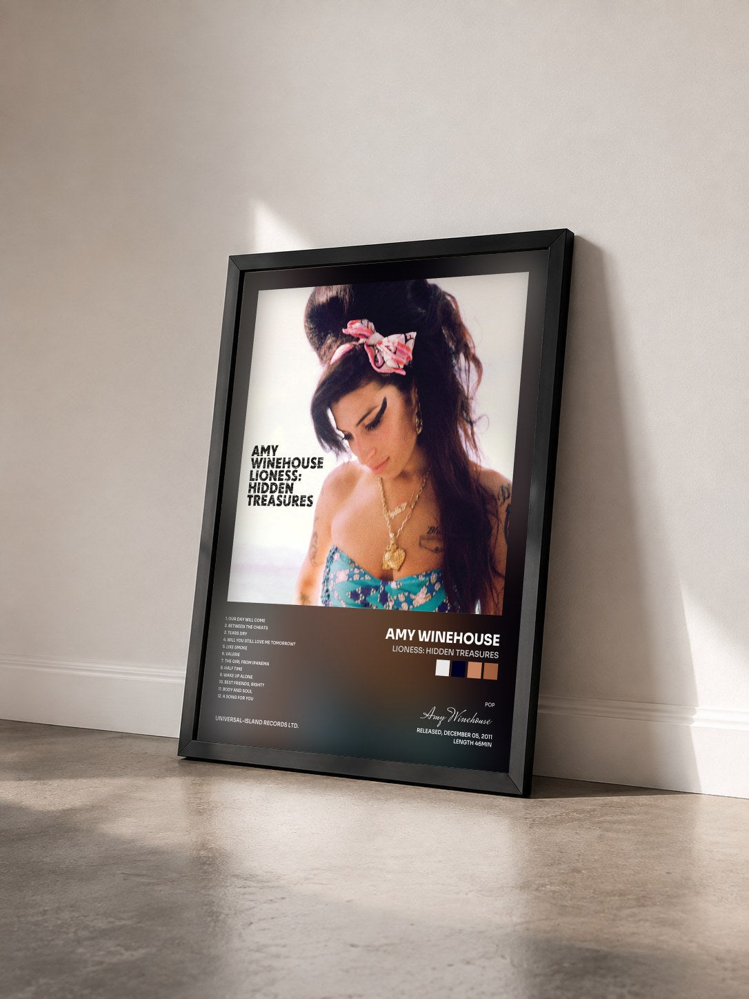 #noir Tableau de l'album Lioness: Hidden Treasures de Amy Winehouse vu de trois quarts, cadre noir