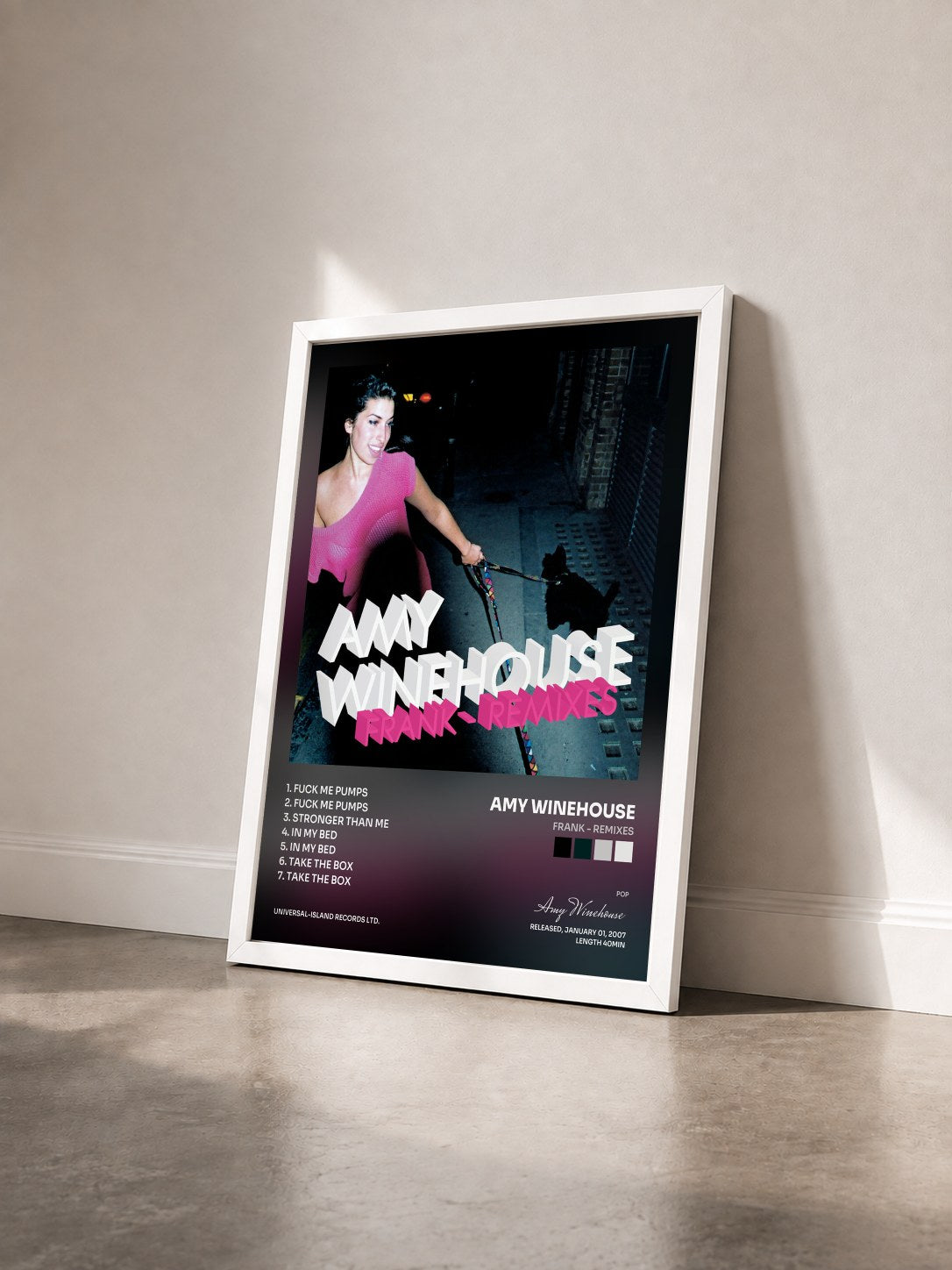 #blanc Tableau de l'album Frank - Remixes de Amy Winehouse vu de trois quarts, cadre blanc