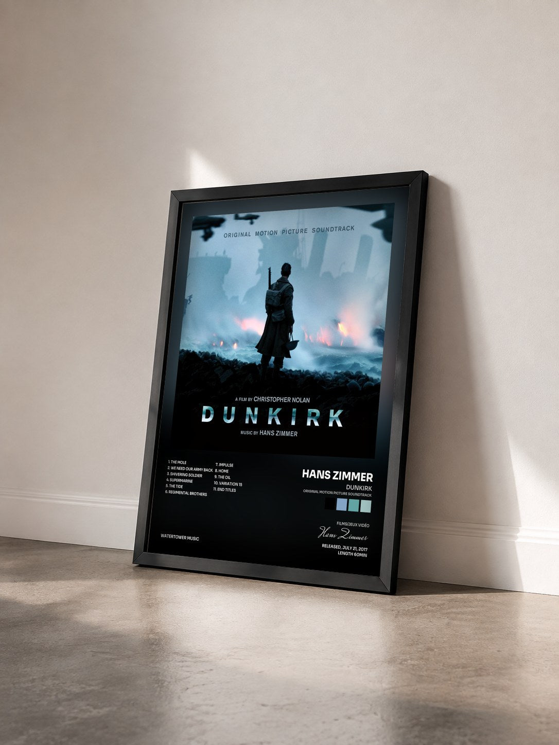 #noir Tableau de l'album Dunkirk (Original Motion Picture Soundtrack) de Hans Zimmer vu de trois quarts, cadre noir