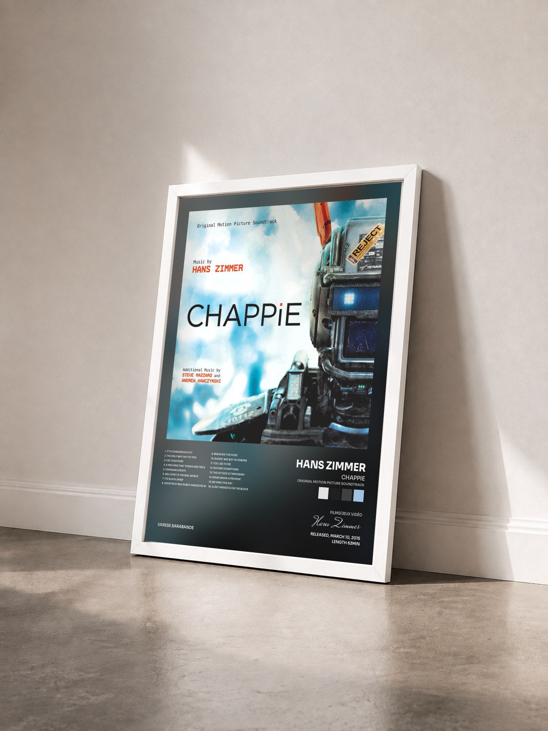 #blanc Tableau de l'album Chappie (Original Motion Picture Soundtrack) de Hans Zimmer vu de trois quarts, cadre blanc