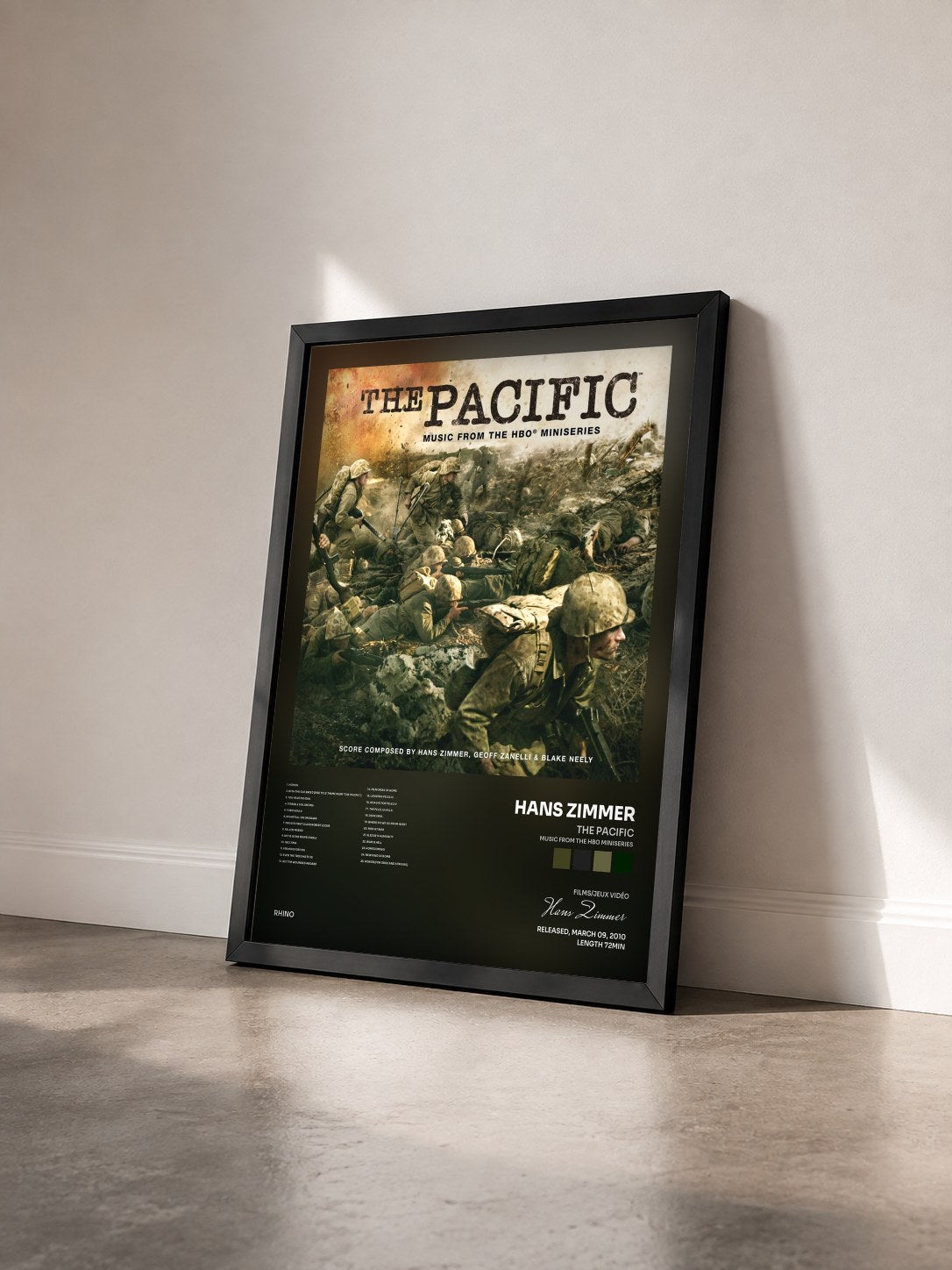 #noir Tableau de l'album The Pacific (Music From the HBO Miniseries) de Hans Zimmer vu de trois quarts, cadre noir