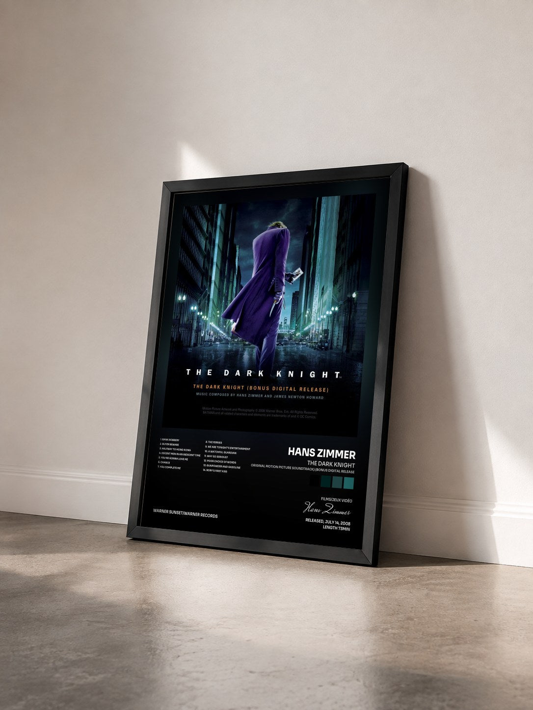 #noir The Dark Knight (Original Motion Picture Soundtrack) (Bonus Digital Release) di Hans Zimmer in stampa incorniciata vista di tre quarti, cornice nera