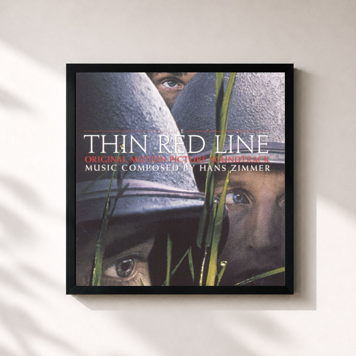 #noir The Thin Red Line di Hans Zimmer in stampa quadrata incorniciata, cornice nera 32x32 cm