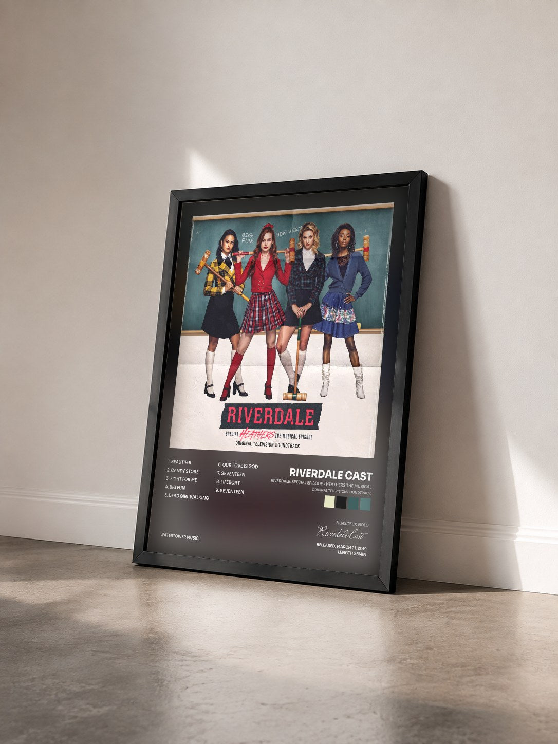 #noir Tableau de l'album Riverdale: Special Episode - Heathers the Musical (Original Television Soundtrack) de Riverdale Cast vu de trois quarts, cadre noir