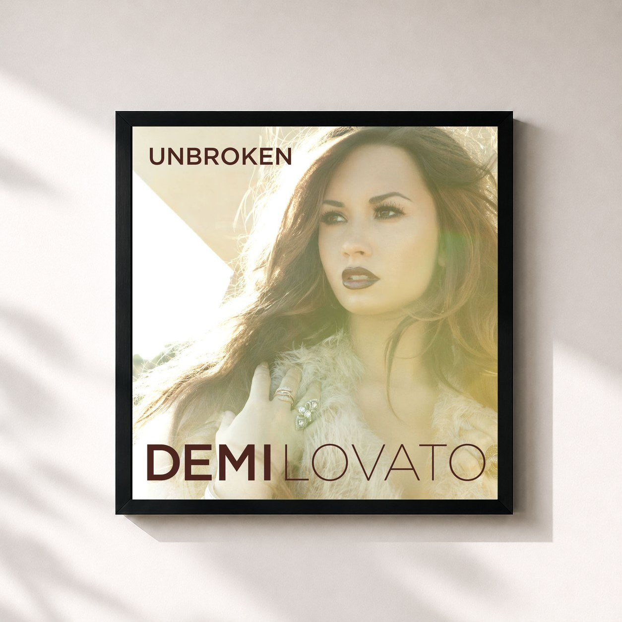 #noir Tableau carré de l'album Unbroken de Demi Lovato, cadre noir 32x32 cm
