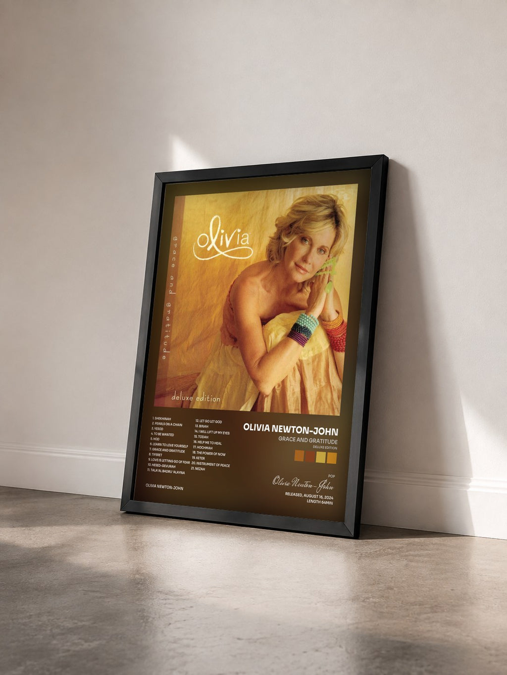 #noir Tableau de l'album Grace And Gratitude (Deluxe Edition) de Olivia Newton-John vu de trois quarts, cadre noir