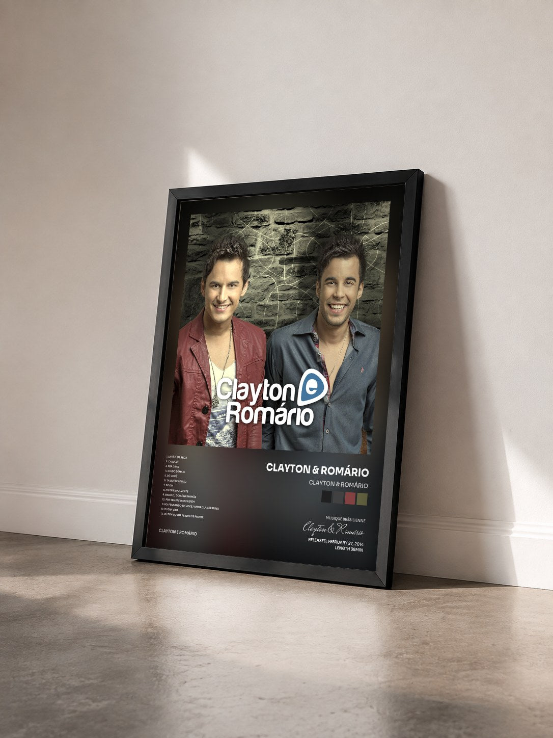 #noir Tableau de l'album Clayton & Romário de Clayton & Romário vu de trois quarts, cadre noir