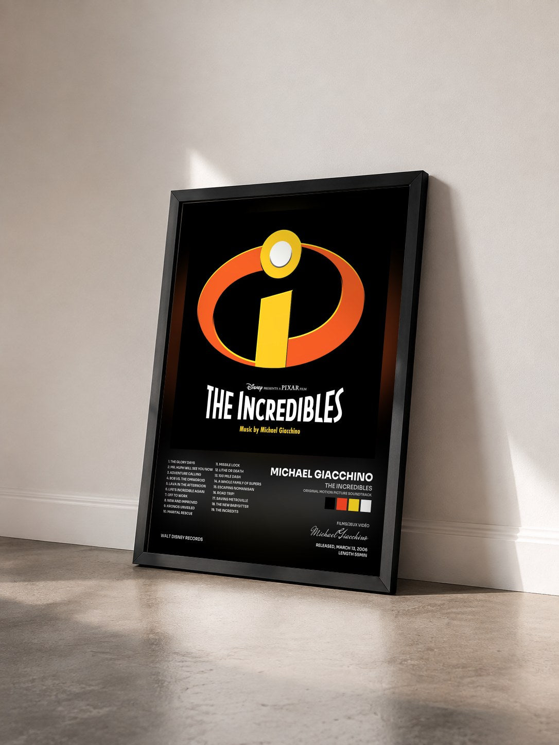 #noir Tableau de l'album The Incredibles (Original Motion Picture Soundtrack) de Michael Giacchino vu de trois quarts, cadre noir