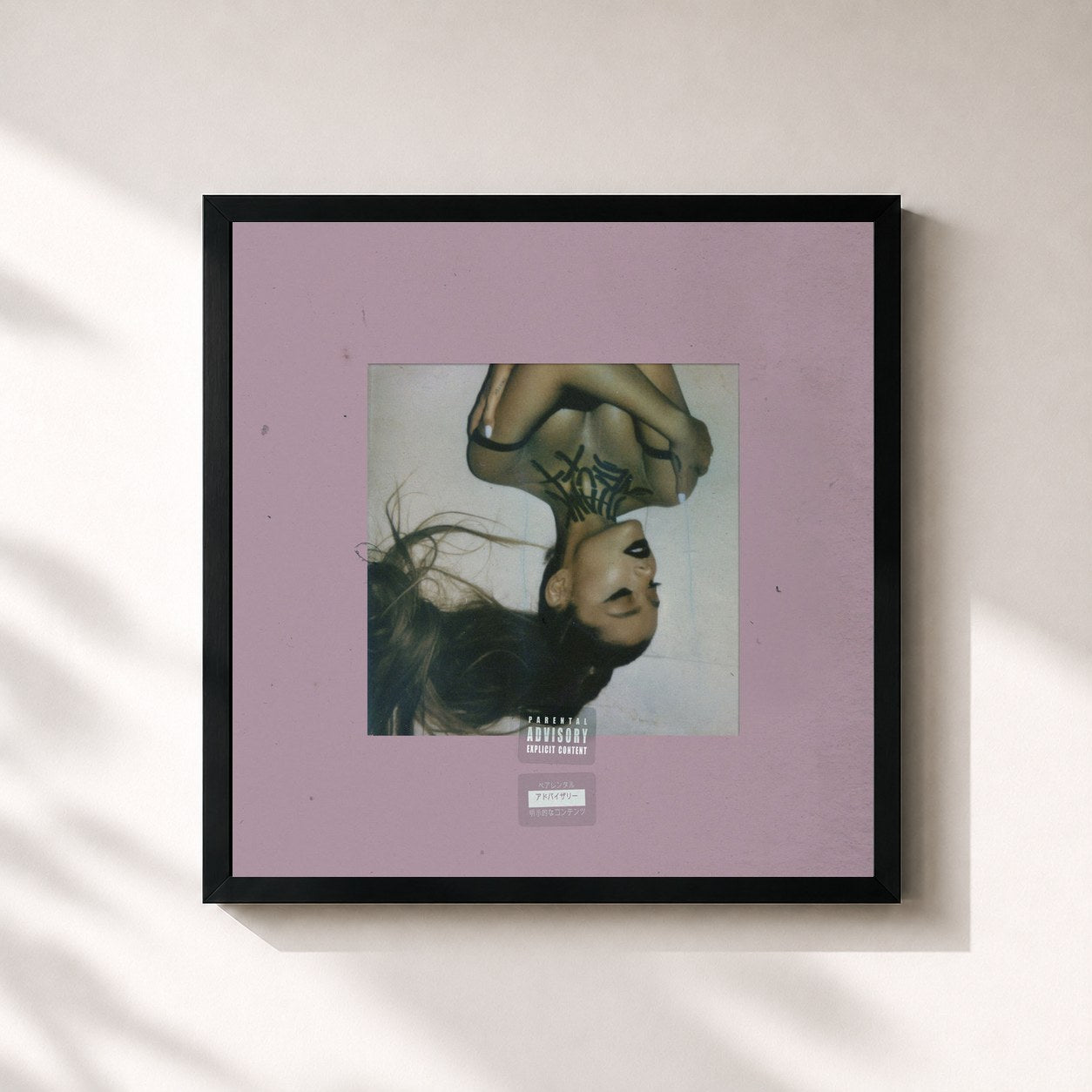 #noir thank u, next di Ariana Grande in stampa quadrata incorniciata, cornice nera 32x32 cm
