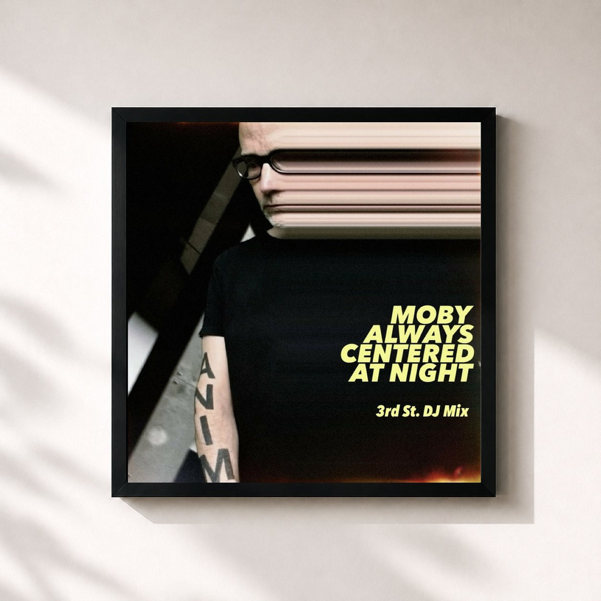 #noir Tableau carré de l'album always centered at night (3rd Street DJ Mix) de Moby, cadre noir 32x32 cm