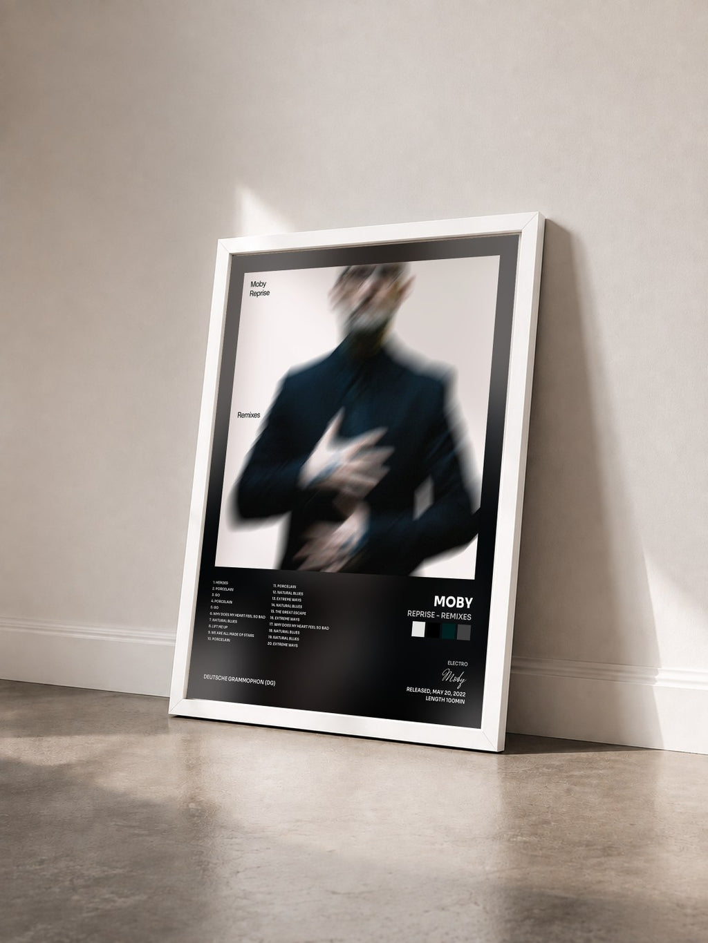 #blanc Tableau de l'album Reprise - Remixes de Moby vu de trois quarts, cadre blanc