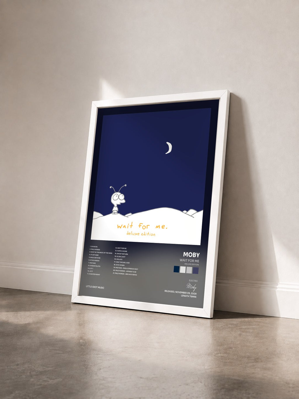 #blanc Tableau de l'album Wait For Me (Deluxe Edition) de Moby vu de trois quarts, cadre blanc