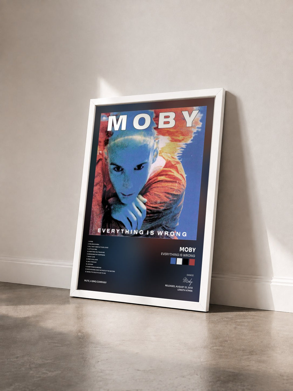 #blanc Tableau de l'album Everything Is Wrong de Moby vu de trois quarts, cadre blanc