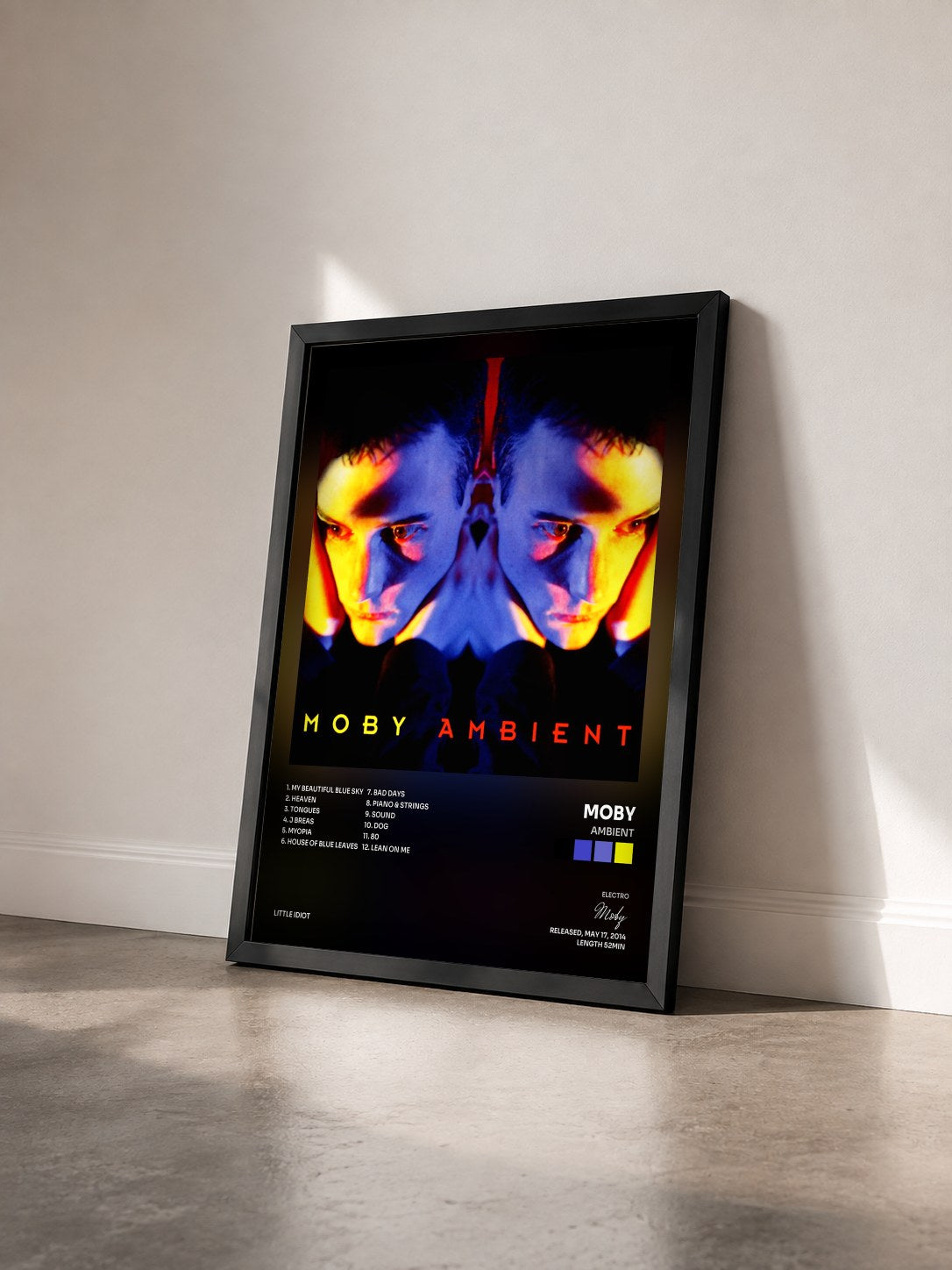 #noir Tableau de l'album Ambient de Moby vu de trois quarts, cadre noir