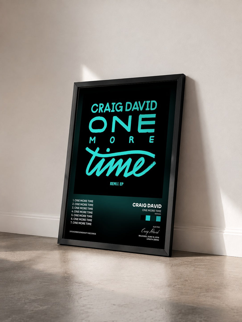 #noir One More Time (Remixes) di Craig David in stampa incorniciata vista di tre quarti, cornice nera