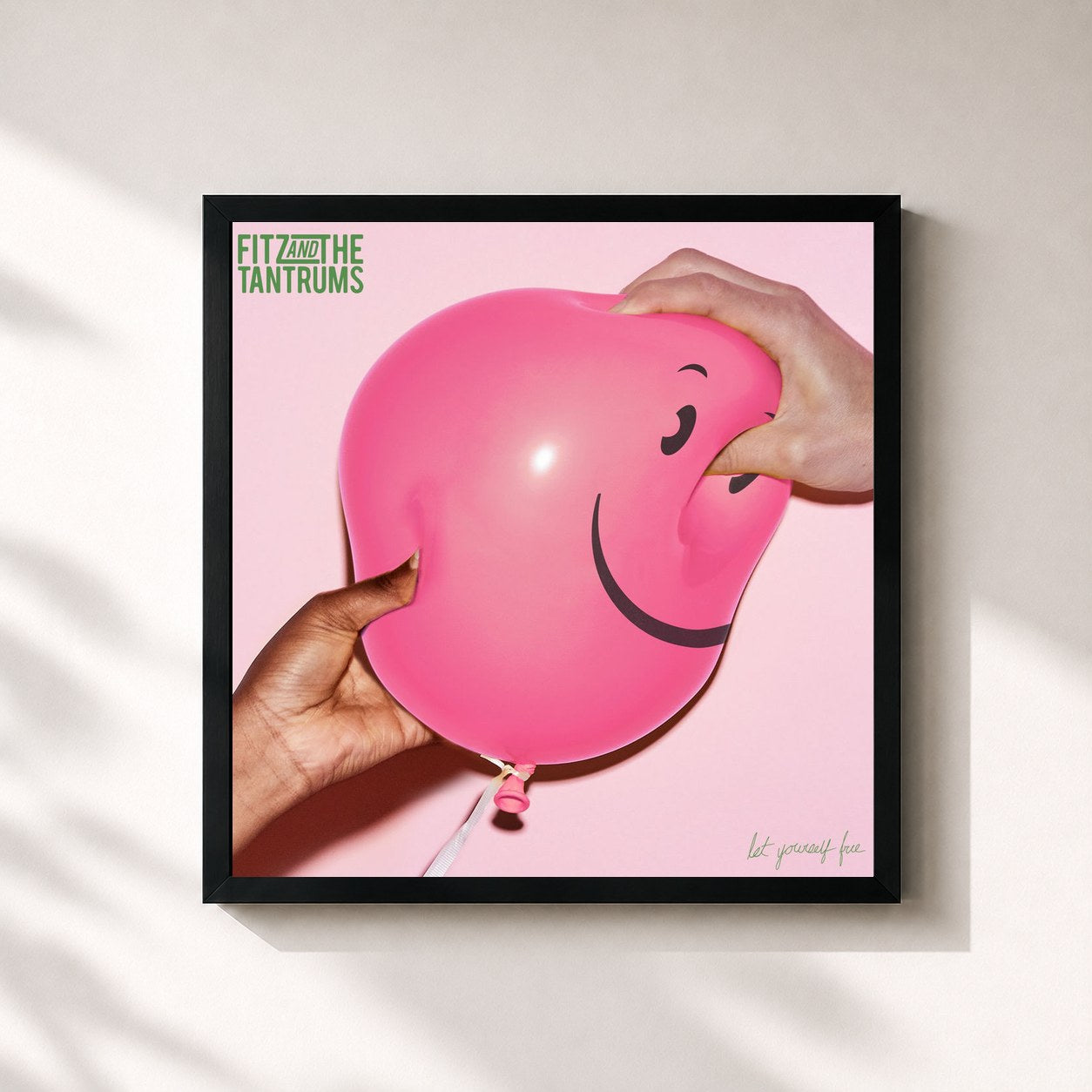 #noir Tableau carré de l'album Let Yourself Free de Fitz and The Tantrums, cadre noir 32x32 cm