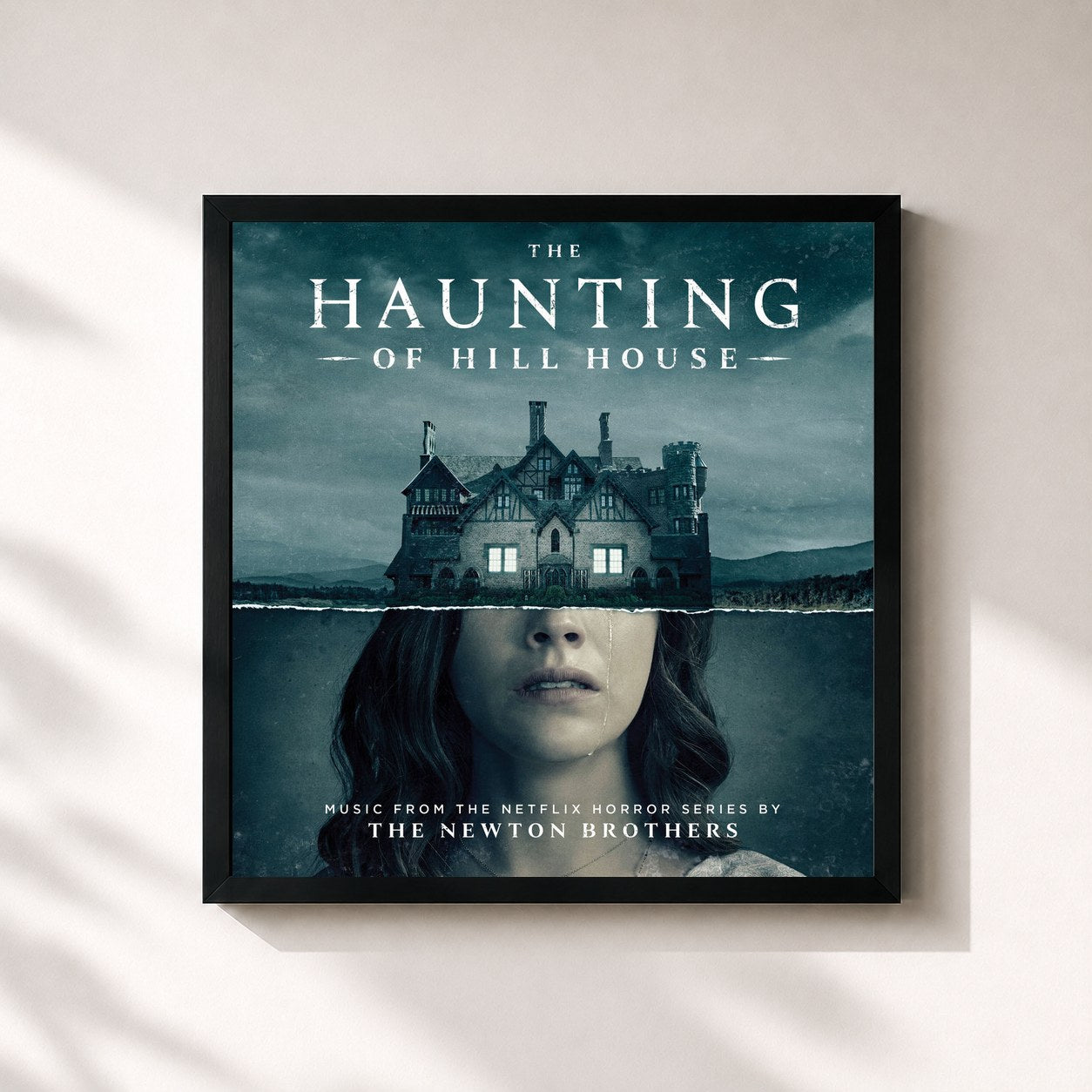 #noir Tableau carré de l'album The Haunting of Hill House (Music from the Netflix Horror Series) de The Newton Brothers, cadre noir 32x32 cm