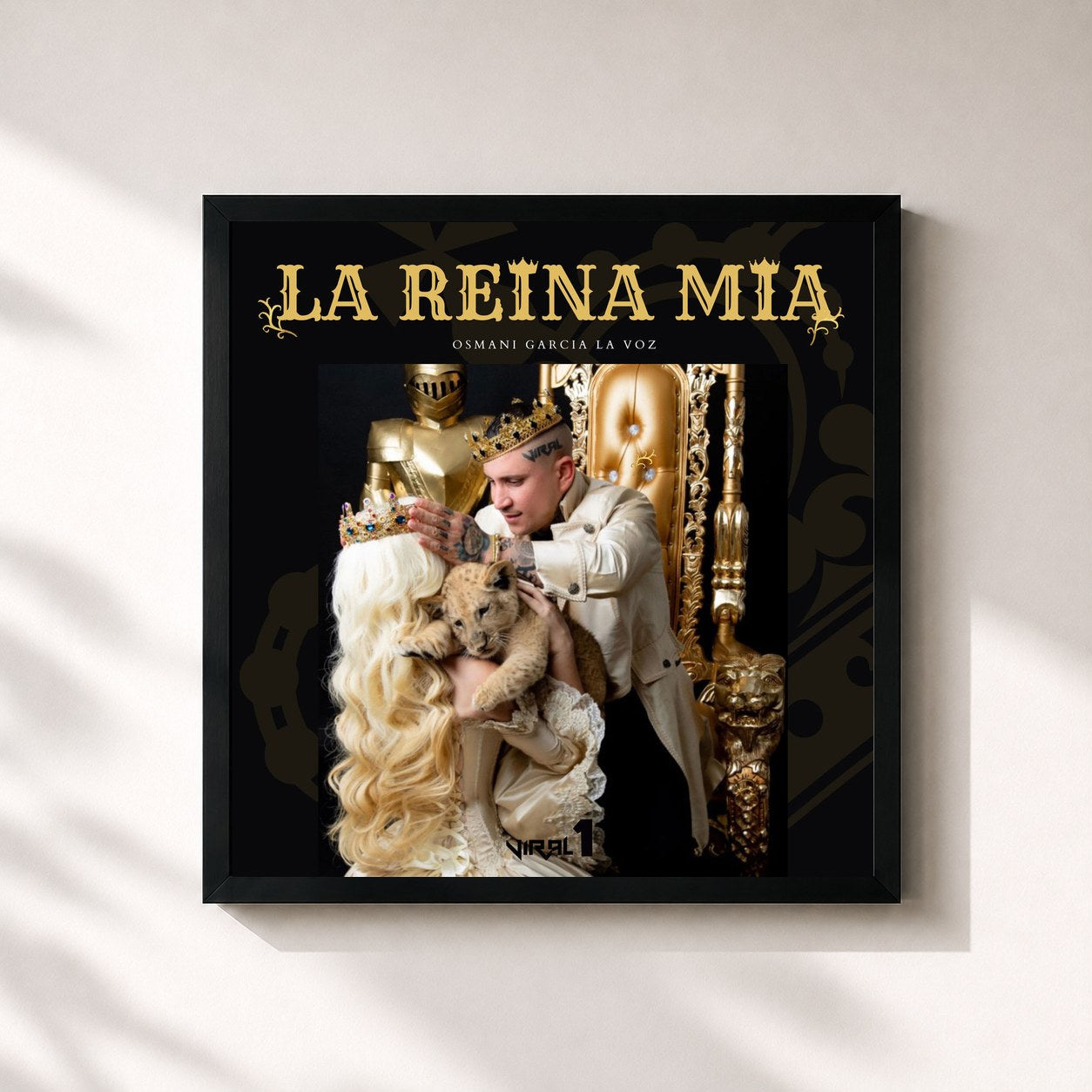 #noir Tableau carré de l'album La Reina Mía de Osmani Garcia "La Voz", cadre noir 32x32 cm