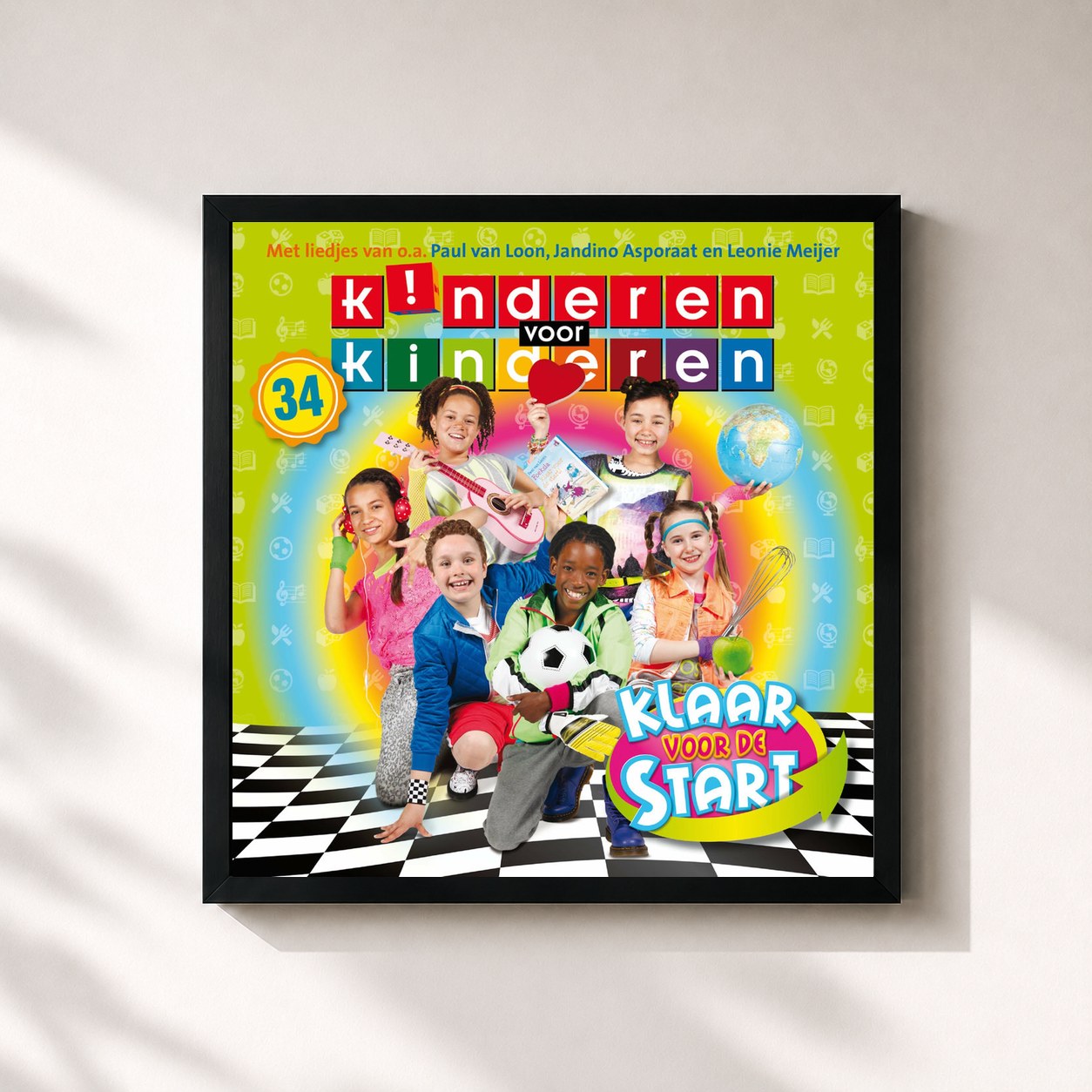 #noir Tableau carré de l'album Klaar Voor De Start (Deel 34) de Kinderen Voor Kinderen, cadre noir 32x32 cm