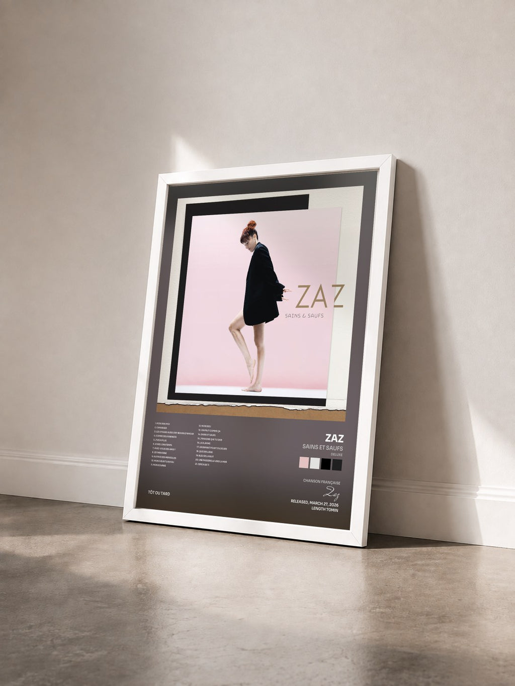 #blanc Sains et saufs (Deluxe) de Zaz en lámina enmarcada vista de tres cuartos, marco blanco